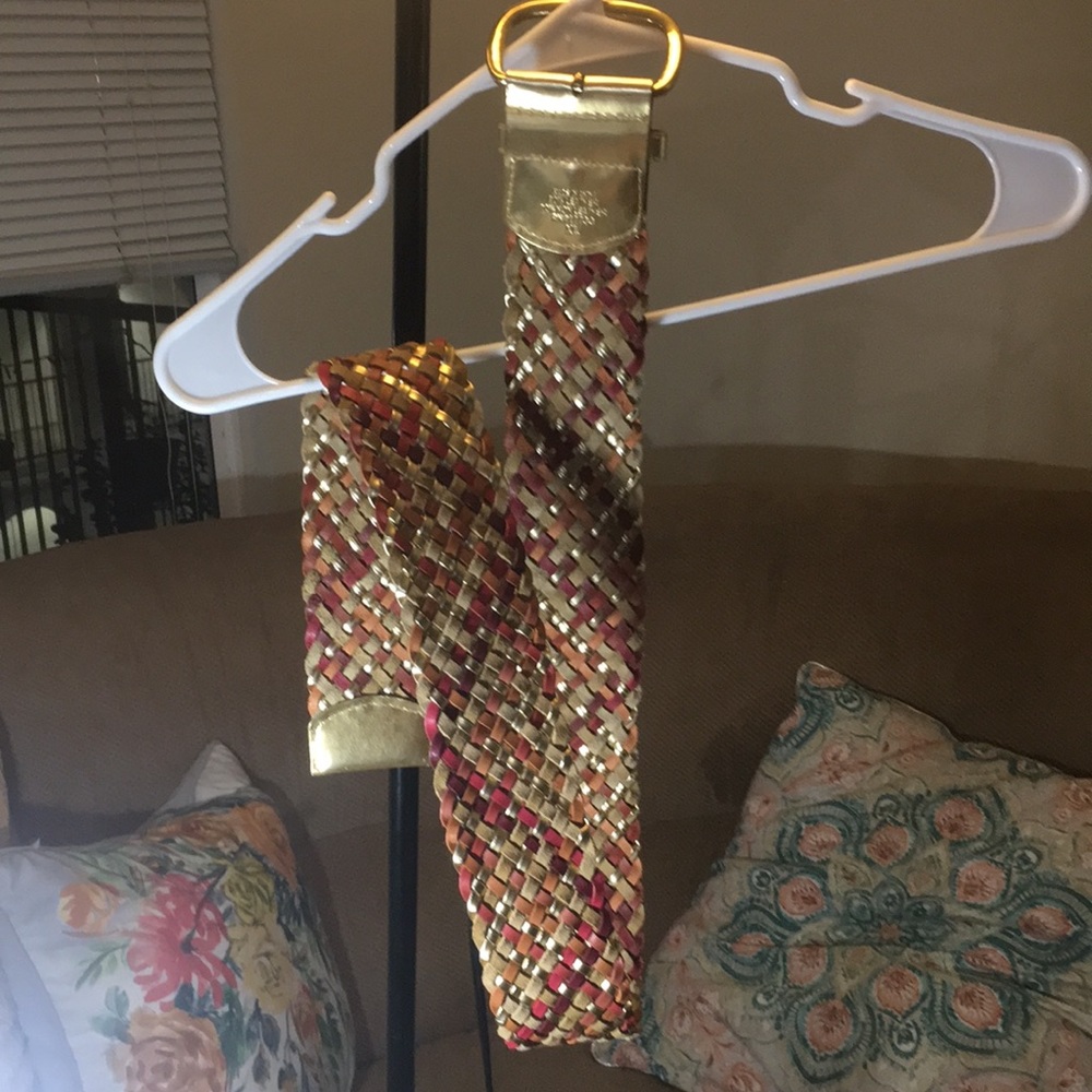 Belts - Picture 2 of 8